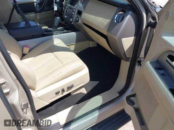 2017 Ford Expedition XLT with VIN 1FMJU1HT9HEA30640, listed as a IAAI auction lot 42257310 with Not provided miles and . Bid and sale history available at DreamBid. Image 5.