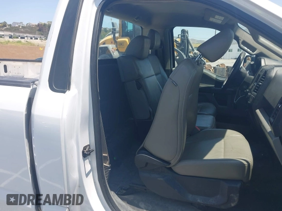 2017 Ford F-150 XL с VIN 1FTMF1CF7HKE37595, выставлен на аукционе IAAI как лот 42392847 с пробегом 250 772 миль миль и . История ставок и продаж доступна на DreamBid. Изображение 8.