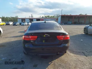 2018 Jaguar XE 25t with VIN SAJAR4FX7JCP35484, listed as a IAAI auction lot 41312008 with 1 mi miles. Bid and sale history available at carsss.com. Image 16.
