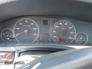 1996 Audi A6 z VIN WAUJA84A1TN104505, wystawiony jako IAAI lot #42039674 z przebiegiem 171 088 mil mil oraz . Historia ofert i sprzedaży dostępna na DreamBid. Obrazek 7.
