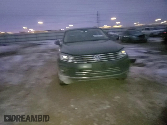 2016 Volkswagen Touareg Sport with VIN WVGEF9BP2GD005296, listed as a Copart auction lot 88808735 with 133,429 mi miles and Salvage Title. Bid and sale history available at DreamBid. Image 10.