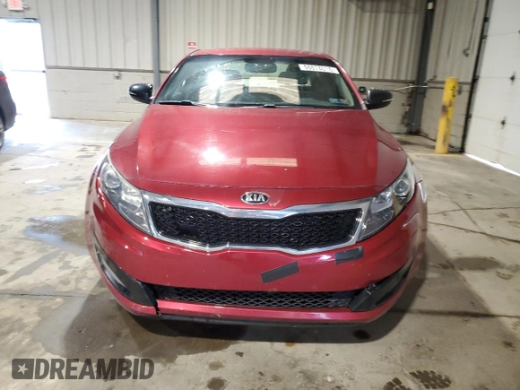 2013 Kia Optima LX z VIN 5XXGM4A75DG159462, wystawiony jako Copart lot #56678015 z przebiegiem 133 434 mil mil oraz Szkoda całkowita • Salvage title. Historia ofert i sprzedaży dostępna na DreamBid. Obrazek 5.