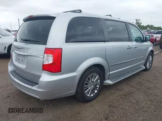 2011 Chrysler Town & Country Limited z VIN 2A4RR6DGXBR624477, wystawiony jako IAAI lot #42151890 z przebiegiem Nie podano mil oraz . Historia ofert i sprzedaży dostępna na DreamBid. Obrazek 4.