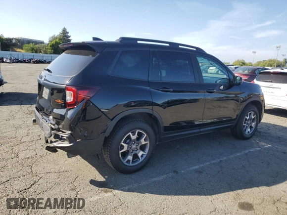 2022 Honda Passport TrailSport with VIN 5FNYF8H6XNB003764, listed as a Copart auction lot 56180195 with 61,515 mi miles and Salvage title. Bid and sale history available at DreamBid. Image 3.
