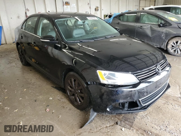 2013 Volkswagen Jetta SE with VIN 3VWDP7AJ1DM443688, listed as a Copart auction lot 55982585 with 137,112 mi miles and Salvage title. Bid and sale history available at DreamBid. Image 4.