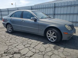 2004 Mercedes-Benz C 230 Kompressor with VIN WDBRF40J84F483289, listed as a Copart auction lot 60732195 with 109,846 mi miles and Clean title. Bid and sale history available at DreamBid. Image 4.