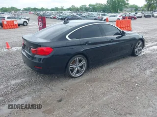 2017 BMW 4 Series 430i z VIN WBA4F7C50HG786608, wystawiony jako IAAI lot #42125231 z przebiegiem 111 665 mil mil oraz . Historia ofert i sprzedaży dostępna na DreamBid. Obrazek 4.