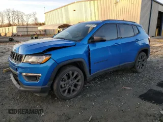 2021 Jeep Compass 80th Anniversary z VIN 3C4NJCEB9MT552992, wystawiony jako Copart lot #88515185 z przebiegiem 65 797 mil mil oraz Szkoda całkowita • Salvage title. Historia ofert i sprzedaży dostępna na DreamBid. Obrazek 1.