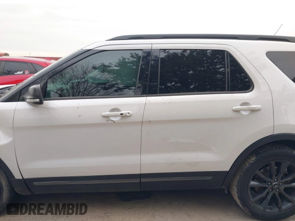 2018 Ford Explorer XLT with VIN 1FM5K7D86JGB29969, listed as a IAAI auction lot 41335917 with 63,253 mi miles and . Bid and sale history available at DreamBid. Image 13.