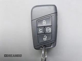 2023 Volkswagen Taos SE z VIN 3VVNX7B28PM305652, wystawiony jako IAAI lot #41892522 z przebiegiem 50 644 mil mil oraz . Historia ofert i sprzedaży dostępna na DreamBid. Obrazek 11.
