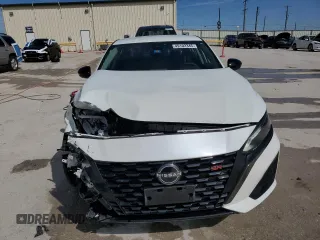 2023 Nissan Altima SR z VIN 1N4BL4CV9PN389352, wystawiony jako Copart lot #49102345 z przebiegiem 42 227 mil mil oraz Czysty tytuł • Clean title. Historia ofert i sprzedaży dostępna na DreamBid. Obrazek 5.
