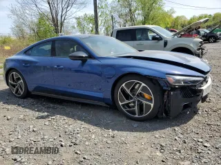 2023 Audi RS e-tron GT z VIN WAUBHBFW7P7903740, wystawiony jako Copart lot #55556935 z przebiegiem 8358 mil mil oraz Szkody całkowita. Historia ofert i sprzedaży dostępna na DreamBid. Obrazek 4.