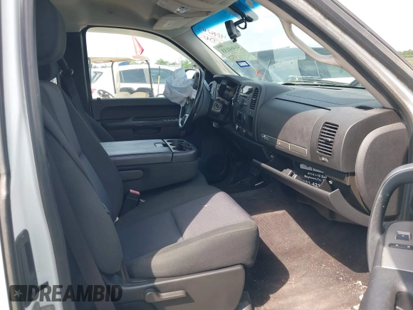 2010 Chevrolet Silverado 1500 LT with VIN 1GCSCSE00AZ293058, listed as a IAAI auction lot 41464133 with 164,865 mi miles and . Bid and sale history available at DreamBid. Image 5.