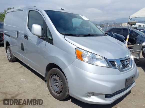 2015 Nissan NV200 SV with VIN 3N6CM0KN2FK720750, listed as a IAAI auction lot 42014352 with 206,616 mi miles. Bid and sale history available at carsss.com. Image 1.