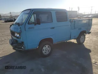 1990 Volkswagen Vanagon with VIN WV2YB0258LH052697, listed as a Copart auction lot 75301324 with 112,957 mi miles and Clean Title. Bid and sale history available at DreamBid. Image 1.