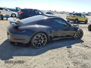 2022 Porsche 911 Turbo S z VIN WP0AD2A91NS255804, wystawiony jako Copart lot #56250395 z przebiegiem 5193 mil mil oraz Szkody całkowita. Historia ofert i sprzedaży dostępna na DreamBid. Obrazek 3.