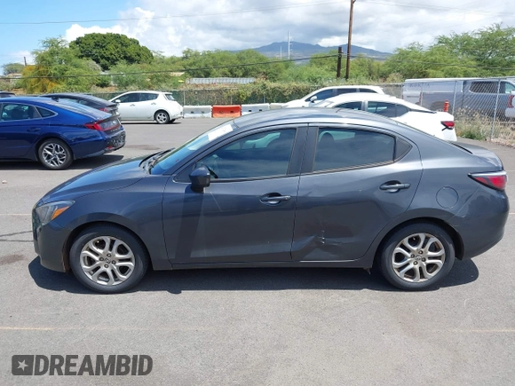 2016 Scion iA z VIN 3MYDLBZV5GY113222, wystawiony jako IAAI lot #42076460 z przebiegiem 112 249 mil mil oraz . Historia ofert i sprzedaży dostępna na DreamBid. Obrazek 14.