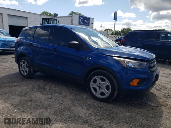 2018 Ford Escape S z VIN 1FMCU0F76JUC55683, wystawiony jako Copart lot #57614815 z przebiegiem 70 557 mil mil oraz Szkoda całkowita • Salvage title. Historia ofert i sprzedaży dostępna na DreamBid. Obrazek 4.