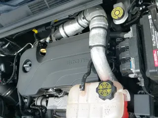 2021 Buick Encore Preferred z VIN KL4CJESM9MB363070, wystawiony jako IAAI lot #43042458 z przebiegiem 68 458 mil mil oraz . Historia ofert i sprzedaży dostępna na DreamBid. Obrazek 19.