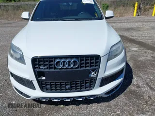 2014 Audi Q7 3.0T S line Prestige with VIN WA1DGAFE4ED008263, listed as a IAAI auction lot 41736972 with 135,080 mi miles. Bid and sale history available at carsss.com. Image 6.