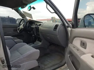 2001 Toyota 4Runner SR5 with VIN JT3GN86RX10208106, listed as a IAAI auction lot 41431091 with 305,859 mi miles. Bid and sale history available at carsss.com. Image 5.
