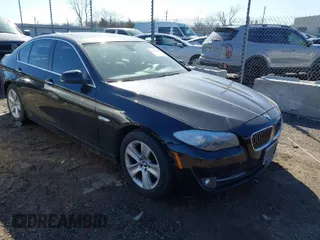 2013 BMW 5 Series 528i xDrive with VIN WBAXH5C53DD114193, listed as a IAAI auction lot 41732678 with 185,863 mi miles. Bid and sale history available at carsss.com. Image 1.