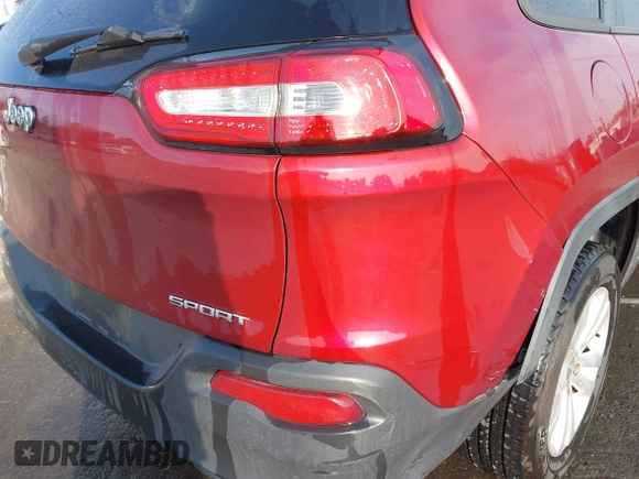 2015 Jeep Cherokee Sport z VIN 1C4PJLAB7FW637356, wystawiony jako IAAI lot #42160364 z przebiegiem 180 310 mil mil oraz . Historia ofert i sprzedaży dostępna na DreamBid. Obrazek 20.