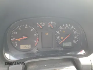 2000 Volkswagen Jetta GLS с VIN 3VWSC29M2YM046095, выставлен на аукционе Copart как лот 61834274 с пробегом 235 595 миль миль и Списание • Salvage title. История ставок и продаж доступна на DreamBid. Изображение 9.