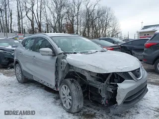 2017 Nissan Rogue Sport SL with VIN JN1BJ1CR3HW126841, listed as a IAAI auction lot 41388982 with 58,221 mi miles. Bid and sale history available at carsss.com. Image 1.