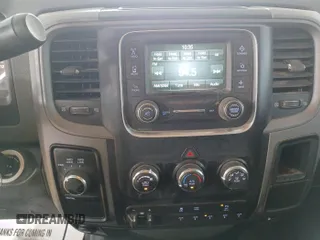 2017 Ram 2500 Tradesman z VIN 3C6TR5HT0HG771975, wystawiony jako IAAI lot #42801757 z przebiegiem 185 058 mil mil oraz . Historia ofert i sprzedaży dostępna na DreamBid. Obrazek 30.