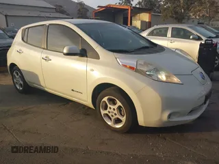 2011 Nissan LEAF SL-e with VIN JN1AZ0CP8BT006992, listed as a IAAI auction lot 41097604 with 98,688 mi miles. Bid and sale history available at carsss.com. Image 1.