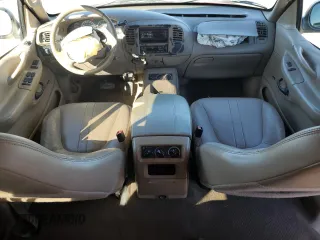 2001 Ford Expedition Eddie Bauer with VIN 1FMRU17L11LB28163, listed as a Copart auction lot 43424585 with 220,543 mi miles and Salvage title. Bid and sale history available at DreamBid. Image 8.