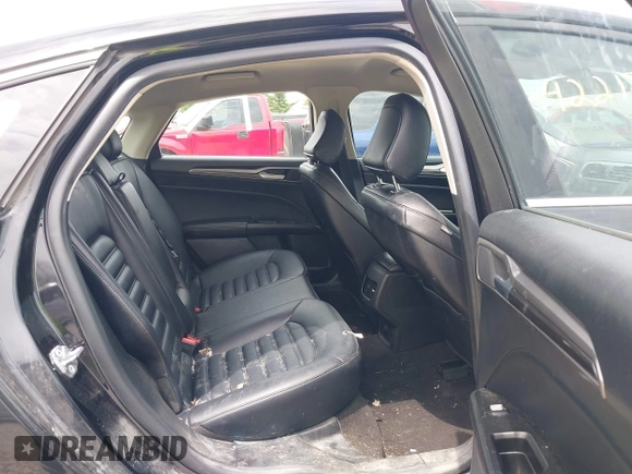 2020 Ford Fusion SEL z VIN 3FA6P0CD5LR131097, wystawiony jako IAAI lot #42218517 z przebiegiem 94 394 mil mil oraz . Historia ofert i sprzedaży dostępna na DreamBid. Obrazek 8.