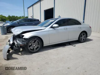 2017 Mercedes-Benz E 300 Luxury z VIN WDDZF4KB8HA052516, wystawiony jako Copart lot #51824885 z przebiegiem Nie podano mil oraz Szkoda całkowita • Salvage title. Historia ofert i sprzedaży dostępna na DreamBid. Obrazek 1.