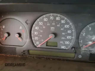 2000 Volvo V70 с VIN YV1LZ56D1Y2655112, выставлен на аукционе Copart как лот 60082325 с пробегом Не указан миль и Чистый • Clean title. История ставок и продаж доступна на DreamBid. Изображение 9.