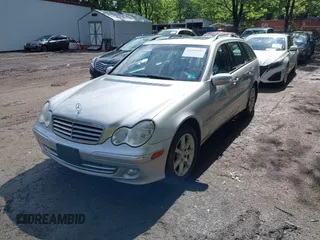 2005 Mercedes-Benz C 240 z VIN WDBRH81J85F611452, wystawiony jako IAAI lot #42308400 z przebiegiem 189 853 mil mil oraz . Historia ofert i sprzedaży dostępna na DreamBid. Obrazek 2.