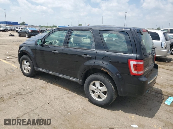 2011 Ford Escape XLS z VIN 1FMCU0C78BKB77957, wystawiony jako Copart lot #63610285 z przebiegiem 180 578 mil mil oraz Czysty tytuł • Clean title. Historia ofert i sprzedaży dostępna na DreamBid. Obrazek 2.