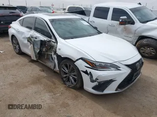 2019 Lexus ES with VIN 58ABZ1B16KU001678, listed as a IAAI auction lot 41579443 with 146,789 mi miles. Bid and sale history available at carsss.com. Image 1.
