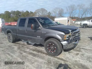 2005 Ford F-250 XL z VIN 1FTSW21565EA07042, wystawiony jako IAAI lot #41591458 z przebiegiem 254 824 mil mil oraz . Historia ofert i sprzedaży dostępna na DreamBid. Obrazek 1.