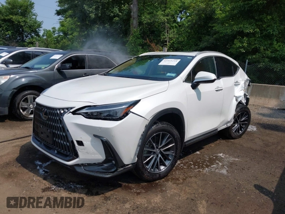 2024 Lexus NX 350h Premium z VIN 2T2GKCEZ2RC020010, wystawiony jako IAAI lot #42469214 z przebiegiem 10 505 mil mil oraz . Historia ofert i sprzedaży dostępna na DreamBid. Obrazek 17.