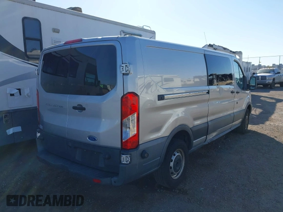 2017 Ford Transit z VIN 1FTYR2YMXHKA63019, wystawiony jako IAAI lot #41613283 z przebiegiem 182 946 mil mil oraz . Historia ofert i sprzedaży dostępna na DreamBid. Obrazek 4.