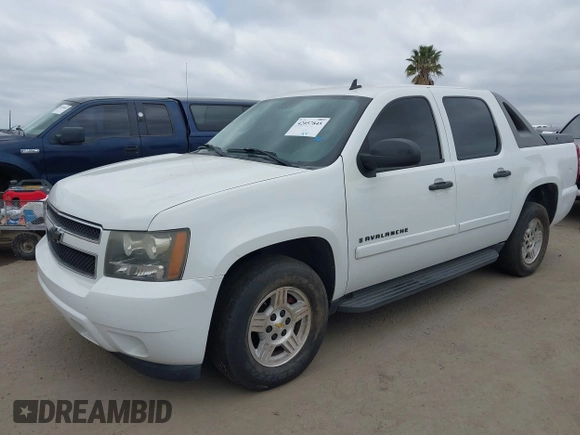 2007 Chevrolet Avalanche LTZ with VIN 3GNFK12397G298661, listed as a IAAI auction lot 42057845 with Not Provided miles. Bid and sale history available at carsss.com. Image 2.
