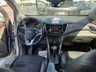 2020 Chevrolet Trax LT с VIN KL7CJPSB1LB010835, выставлен на аукционе IAAI как лот 42832682 с пробегом 51 060 миль миль и . История ставок и продаж доступна на DreamBid. Изображение 14.
