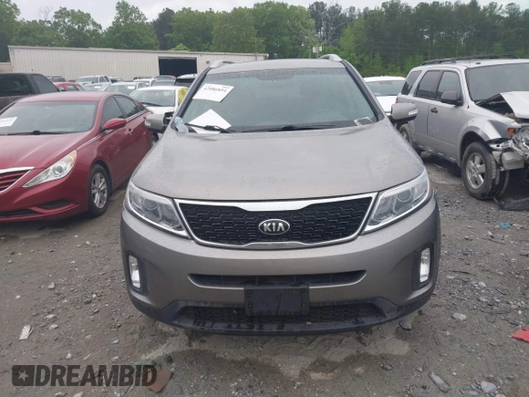 2015 Kia Sorento LX with VIN 5XYKTCA61FG573531, listed as a IAAI auction lot 42086854 with 226,393 mi miles. Bid and sale history available at carsss.com. Image 12.