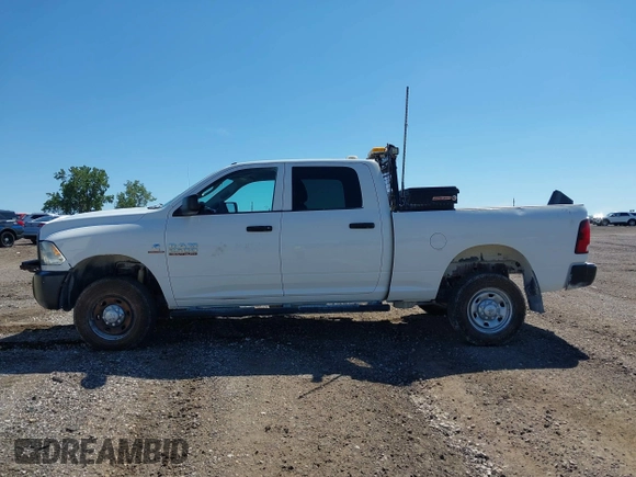 2017 Ram 2500 Tradesman z VIN 3C6UR5CLXHG620105, wystawiony jako IAAI lot #42496482 z przebiegiem 89 150 mil mil oraz . Historia ofert i sprzedaży dostępna na DreamBid. Obrazek 15.