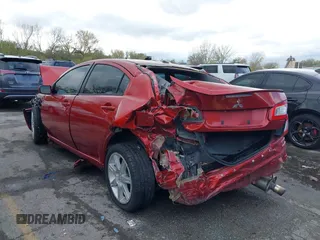 2010 Mitsubishi Galant ES z VIN 4A32B3FF9AE004808, wystawiony jako IAAI lot #40752788 z przebiegiem 163 032 mil mil oraz . Historia ofert i sprzedaży dostępna na DreamBid. Obrazek 3.