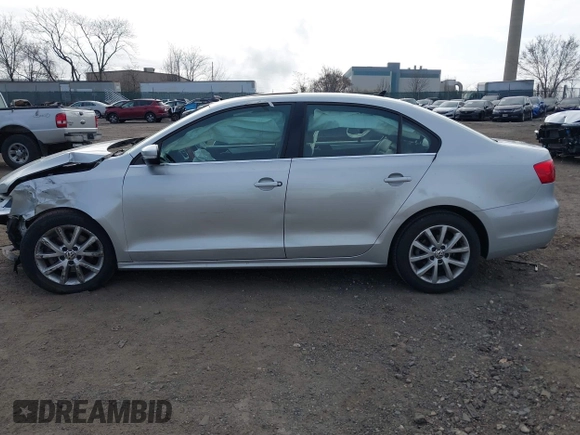 2014 Volkswagen Jetta Sedan SE w/Connectivity/Sunroof PZEV with VIN 3VWD17AJ5EM362888, listed as a IAAI auction lot 41787904 with 143,332 mi miles. Bid and sale history available at carsss.com. Image 14.