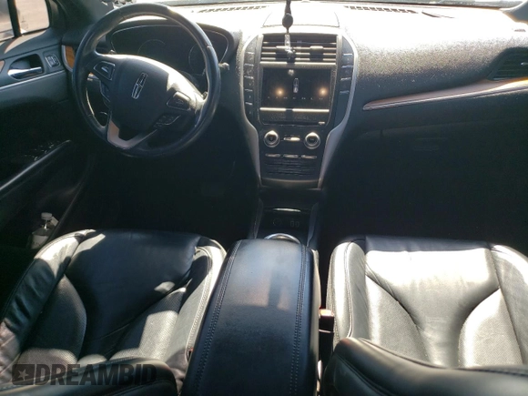 2019 Lincoln MKC Select with VIN 5LMCJ2C92KUL42764, listed as a Copart auction lot 49301285 with 68,132 mi miles and Salvage Title. Bid and sale history available at carsss.com. Image 8.