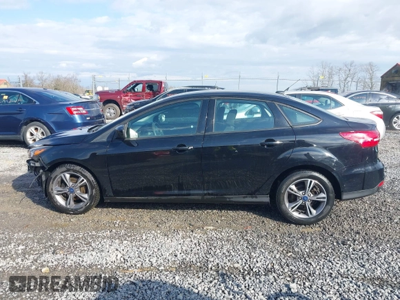 2018 Ford Focus SE z VIN 1FADP3FE9JL255818, wystawiony jako IAAI lot #42009017 z przebiegiem 79 329 mil mil oraz . Historia ofert i sprzedaży dostępna na DreamBid. Obrazek 15.