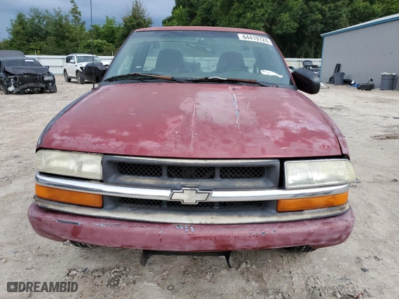 2000 Chevrolet S-10 LS with VIN 1GCCS1451YK198476, listed as a Copart auction lot 64419724 with 229,955 mi miles and Salvage Title. Bid and sale history available at carsss.com. Image 5.